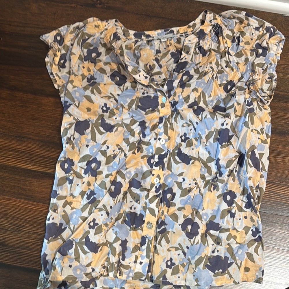 Rails Blue and Cream Ruffled Cap Sleeve Blouse